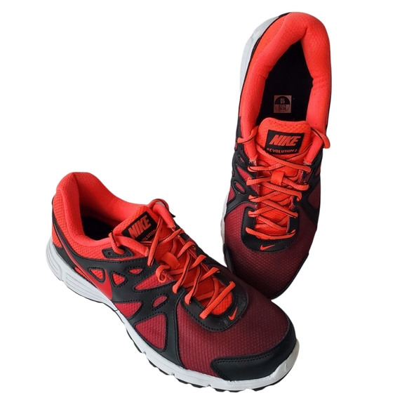 Nike Revolution 2 Sneakers Red Mens size 10 new - Picture 2 of 6